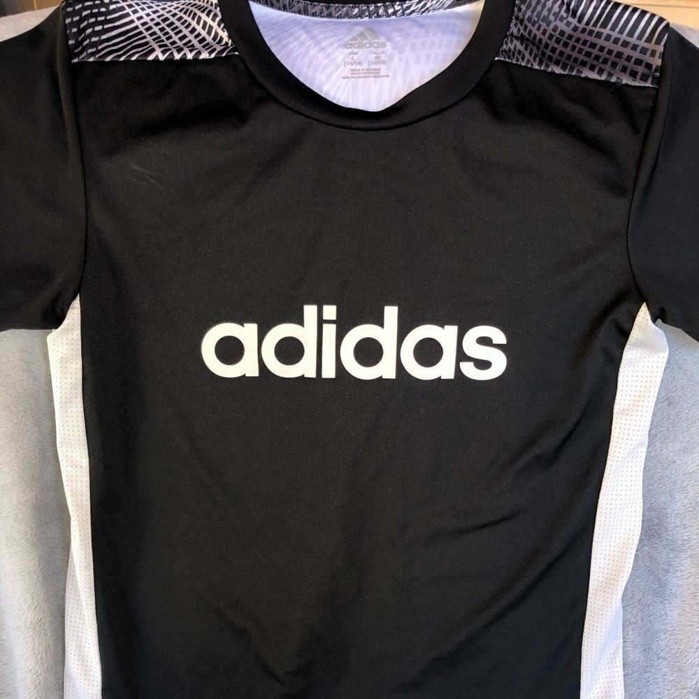 𝅺nwot Kids Large (14/16) Adidas Climacool Jersey